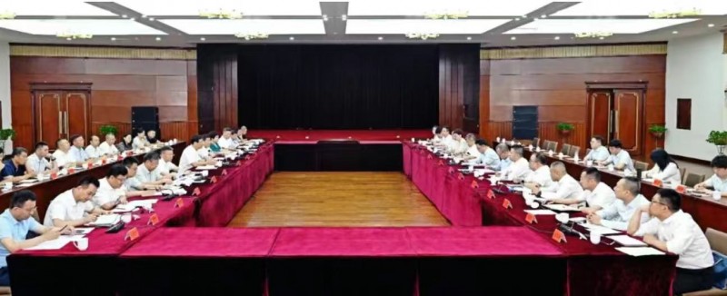 7月15日,市委书记丁小强,市委副书记、市长陈向阳与山西金控集团党委书记、董事长王振宇 一行举行工作会谈。