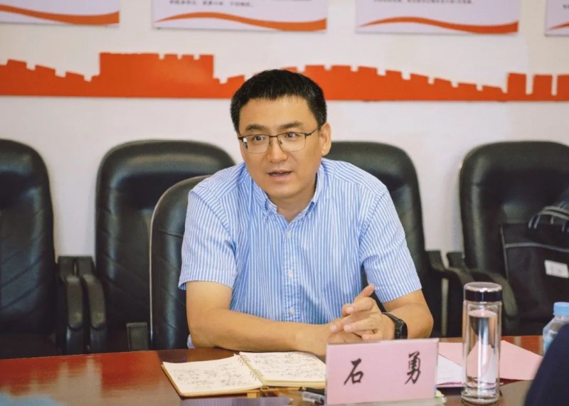 山西省晋中市左权县委书记石勇在丽山红农业开发有限公司调研