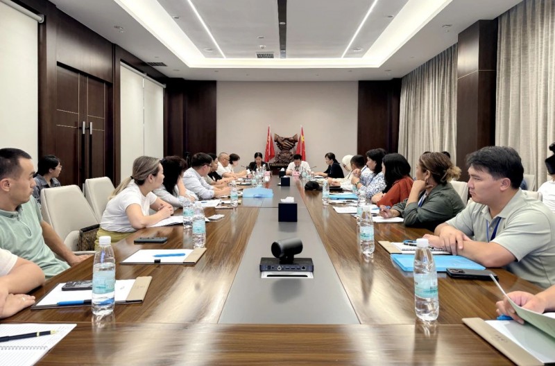 吉尔吉斯斯坦减贫能力建设研修班在山西省长治市武乡县考察