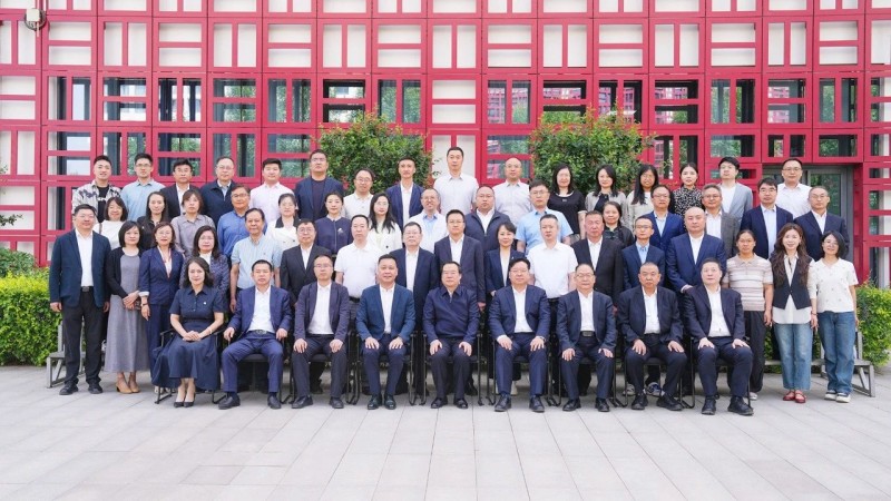 山西知名煤二代毛飞云受聘为山西知名高校校外导师