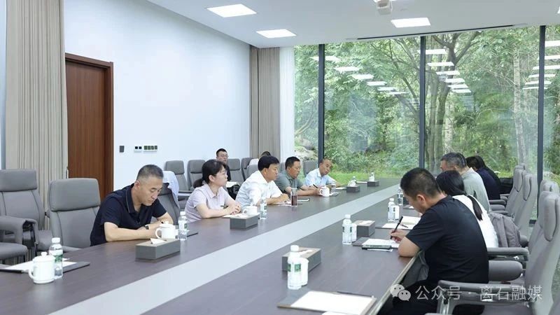 山西农大园艺学院院长李森一行在离石区大东沟森林度假区就植物园项目进行考察交流 廉海平出席1