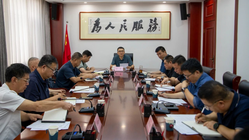 山西省晋中市左权县委书记石勇专题听取乳胶产业园发展情况汇报