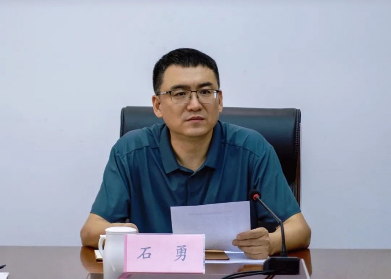 山西省晋中市左权县委书记石勇专题听取乳胶产业园发展情况汇报1