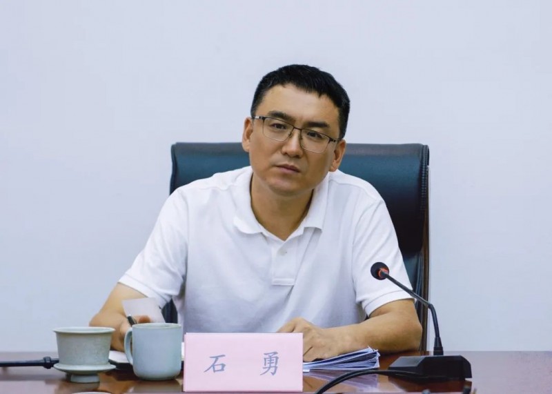 山西省晋中市左权县委书记石勇专题听取桐峪1941小镇沉浸式游玩体验方案汇报1