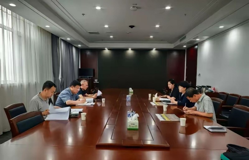 【霍州书记李青雁对接霍州窑设计工作】