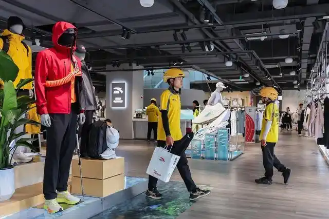 “闪购一下,安踏装备30分钟到手”,美团闪购与安踏品牌正式达成合作