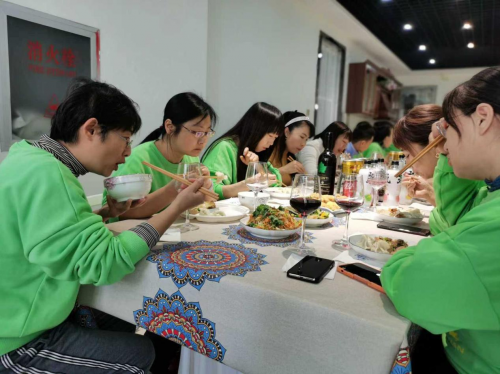 东灵缘心理咨询服务（总店）荣获 2025年度山西首届《专业心理咨询服务之星》评选活动冠军10