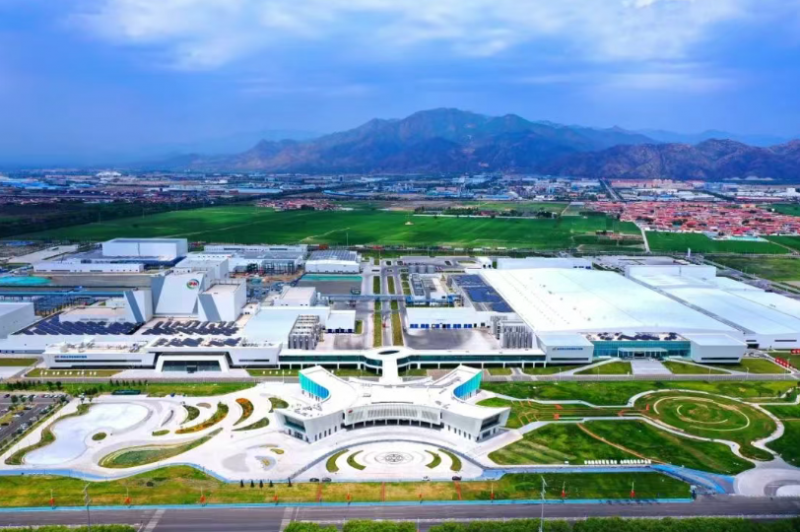 伊利以产业基地带动地方产业兴旺 实现互利共赢