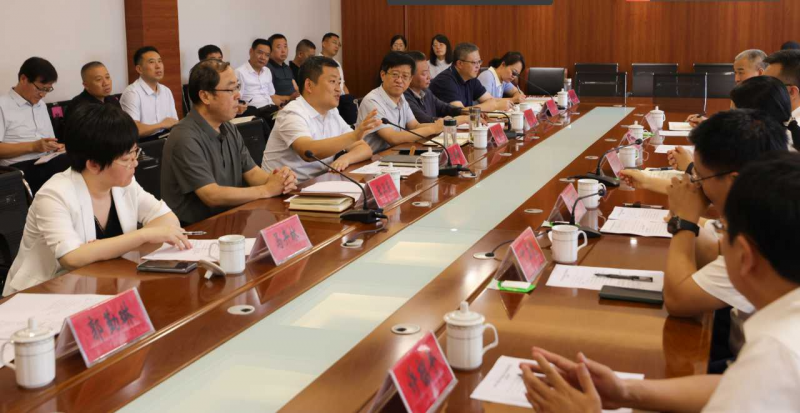 山西省阳泉市平定县与山西工程技术学院进行对接座谈2