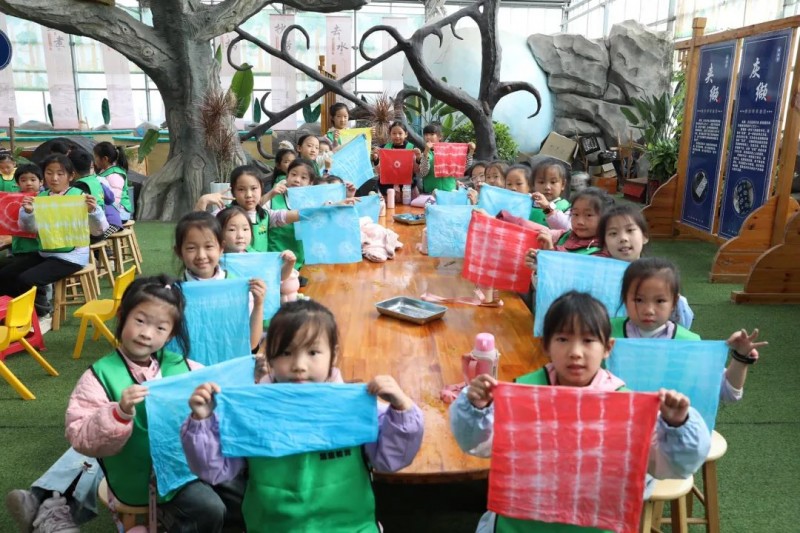 国庆中秋去哪嗨？振兴小镇放大招：演唱会+歌手赛+汉婚大典+奇幻巡游，玩出新鲜感！