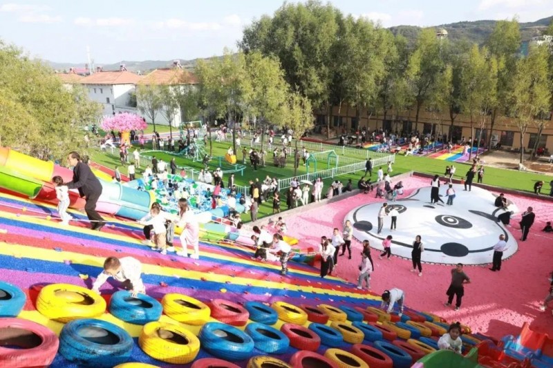 国庆中秋去哪嗨？振兴小镇放大招：演唱会+歌手赛+汉婚大典+奇幻巡游，玩出新鲜感！