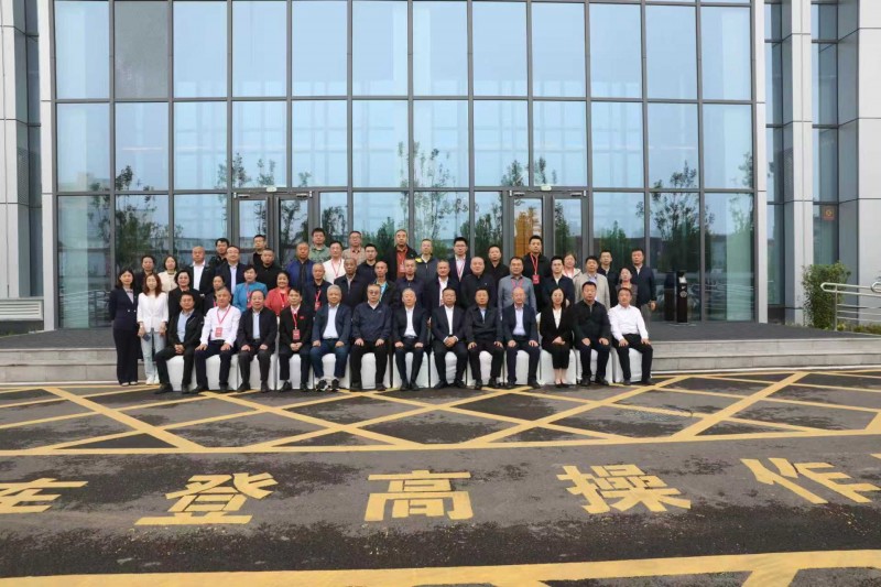 凝心聚力,共谱新篇——全国白酒标准化技术委员会第三届清香型白酒分技术委员会成立 暨第一次全体委员大会成功召开