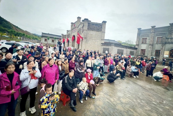 左权县今年国庆中秋18.5万人次旅游成绩创新高