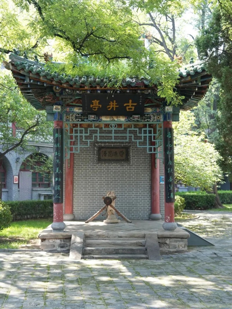 瓶纳乾坤，看汾酒包装的“七十二变”丨如果汾酒会说话