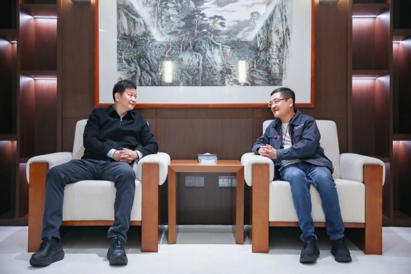 晋钢控股集团董事长李强与中国建设银行山西省分行党委书记、行长肖倬举行工作会谈