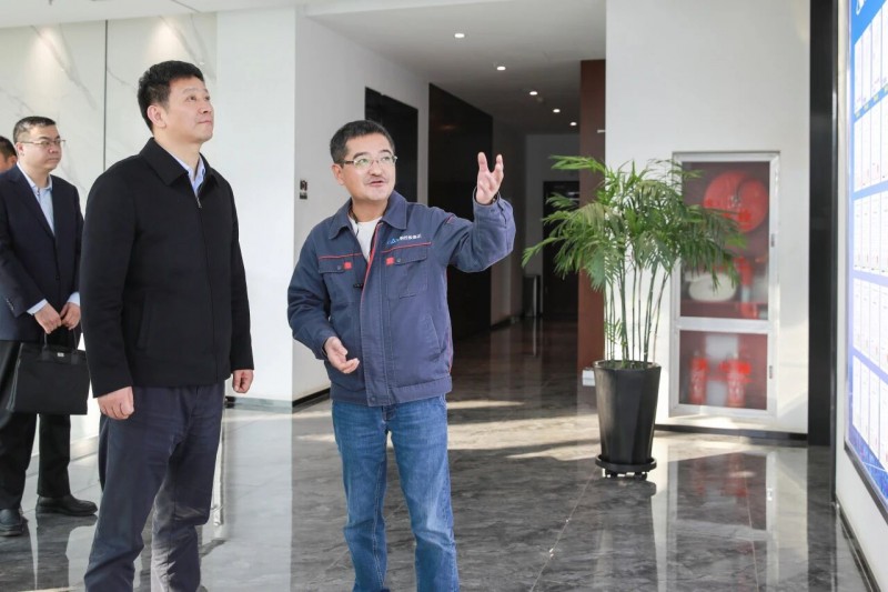 晋钢控股集团董事长李强与中国建设银行山西省分行党委书记、行长肖倬举行工作会谈