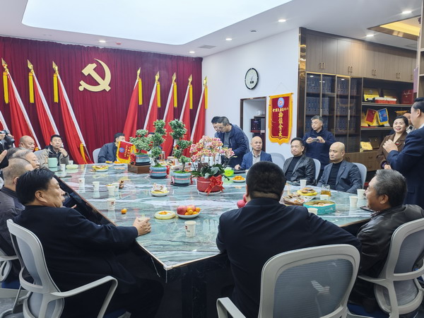 晋商俱乐部秘书处与山西多家商协会共祝山西省广东商会乔迁新址