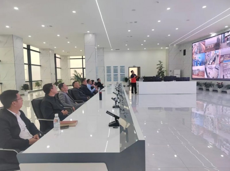 商会党委书记、会长王利明带领企业家团队赴兰州新区考察调研