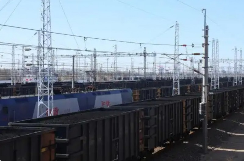 日均运煤124.5万吨！大秦铁路筑牢冬季电煤保供“生命线”