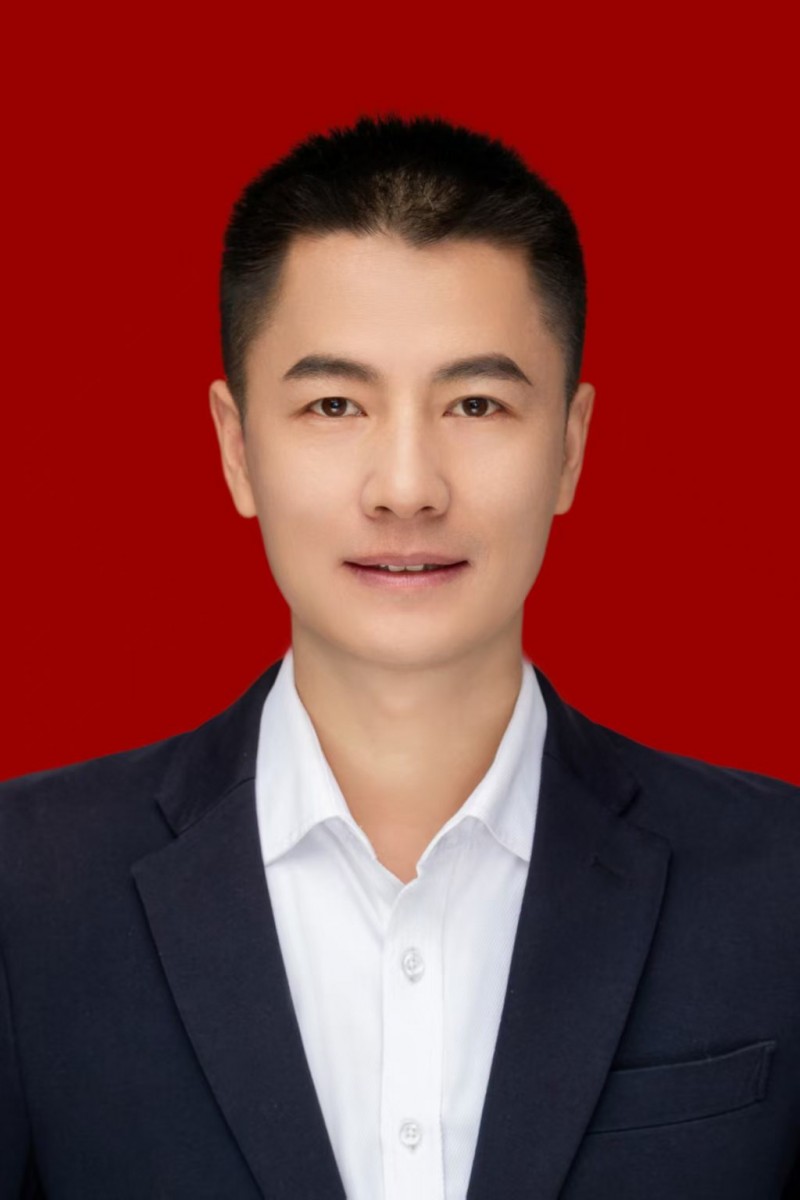 胡定明，太原华耀科技有限公司总经理，专注于为投标人提供全流程服务，太原市安康商会