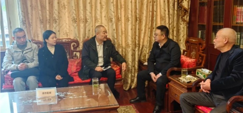 通江县招商局领导到访终身荣誉会长单位同兴集团座谈交流 共商产业合作新机遇