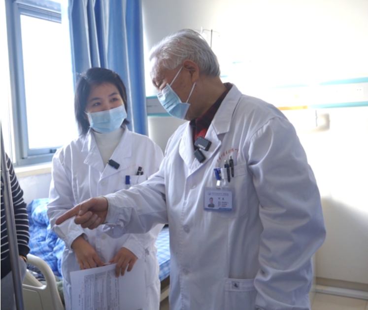 云太医(素朴中医院)皮肤科何英:中医调内稳外 银屑病摆脱反复魔咒