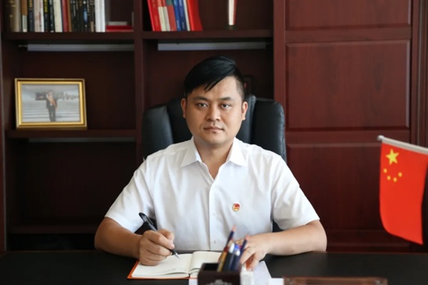 平遥煤化集团总经理郭伦铭荣国家级荣誉