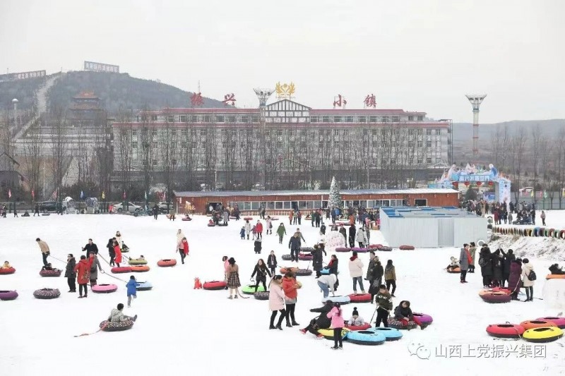 承九载华章，启新春盛会丨振兴小镇举行第九届春节嘉年华新闻发布会！