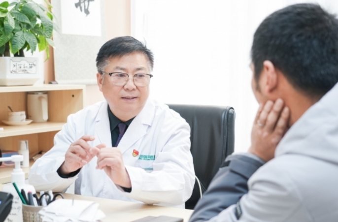 专注白癜风诊疗事业 北京国丹医院郑华国获患者真心点赞