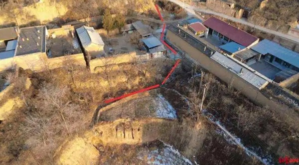 村民称山西原平&ldquo;土地整治&rdquo;后出现塌陷、坑洞危及宅基地，官方：雨季冲刷导致 开春后将修补