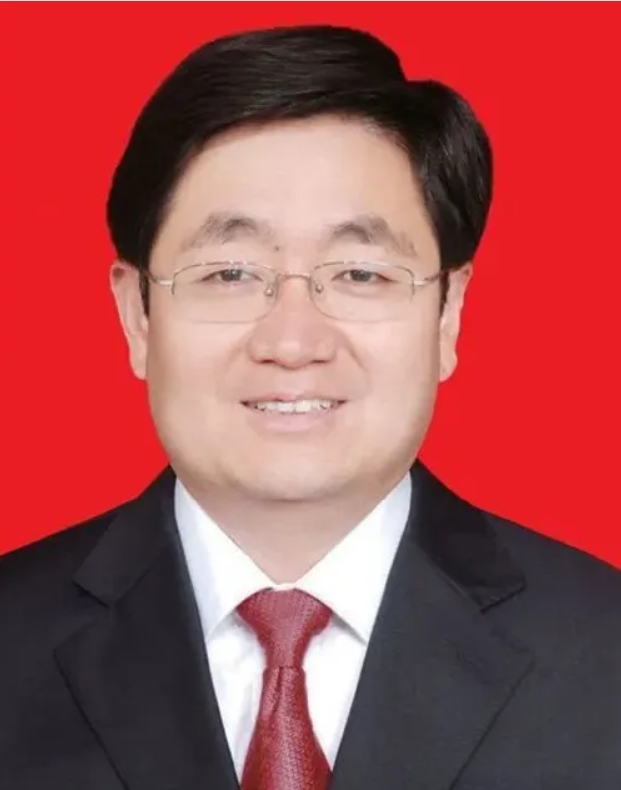 &ldquo;全国优秀县委书记&rdquo;刘振华正式当选市长