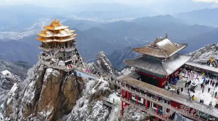 景区发巨额年终奖 有员工领到45万，引发社会关注