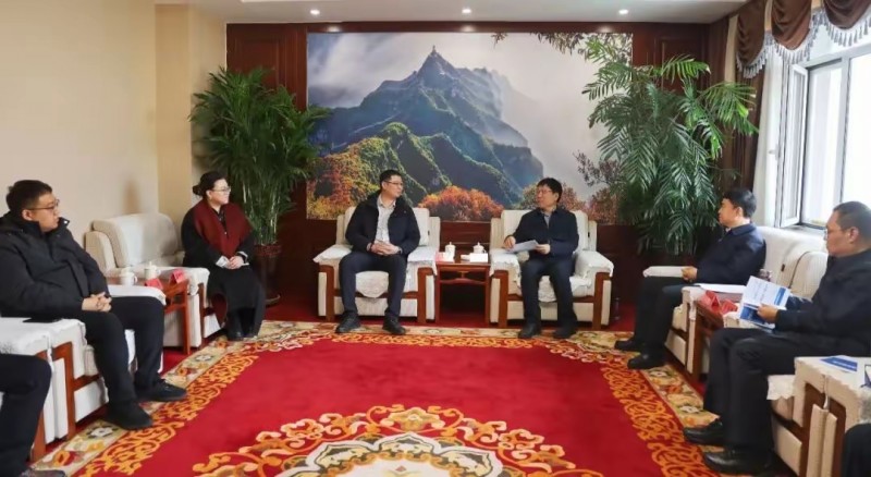 乡宁县委书记李永芳与江苏国昇创融高管座谈