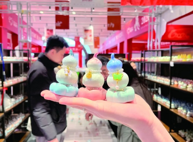 怀仁市:“转转葫芦”走红马年春节 千年瓷都以文创激活文旅新动能