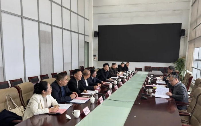 郭启文会长应邀参加省发改委异地商会座谈会 为河南民营经济高质量发展建言献策