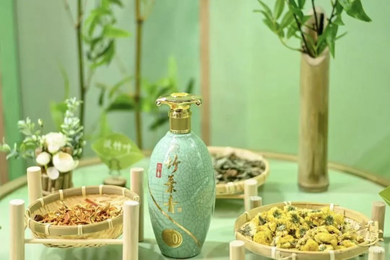 &ldquo;双非遗&rdquo;名酒的新使命：郝持胜建议，竹叶青酒引领露酒品类价值回归！