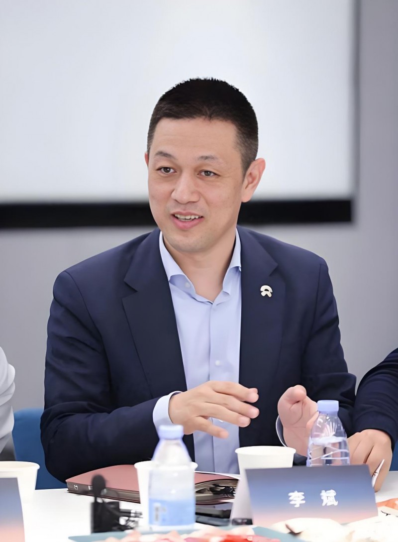 李斌谈超快充和换电模式：超快再快不可能有换电快，超快充对电池寿命和安全性等有损害