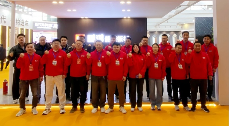 鹏鸿板材石家庄郑州双城首发，茶香板与传奇系列引爆关注