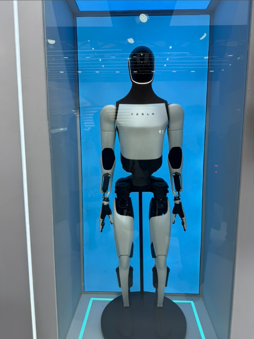 特斯拉第三代机器人亮相