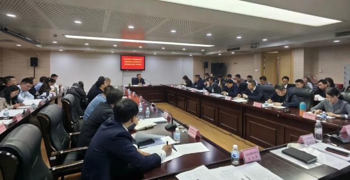 3月9日，山东省工商联商协委2025年度所属商会党组织书记述职评议会暨党建工作推进会顺利召开。省委统战部副部长、省工商联党组书记张鲲出席会议并讲话，山东省山西商会党支部书记贺赵安参加本次会议。    会上，15家商会党组织书记代表依次进行现场述职，其余商会党支部书记以书面形式进行述职。    张鲲书记认真听取现场述职并逐一进行点评，他就深化行业协会商会改革、提升党建工作水平提出明确要求：要坚持把党的政治建设放在首位，持续强化理论武装和政治引领，引导广大民营经济人士坚定不移听党话、跟党走；要严格落实党建工作责任，不断推进党支部标准化、规范化建设；要深入推进党建赋能发展，推动党建工作与商会建设、企业经营、行业提升、社会服务深度融合，为服务发展大局、促进&ldquo;两个健康&rdquo;提供坚强保障。    新的一年，山东省山西商会党支部将持续扩大组织覆盖、创新党建融合机制，以高质量党建引领商会高质量发展，大力传承弘扬晋商精神，以实际行动展现新时代晋商的使命与担当。