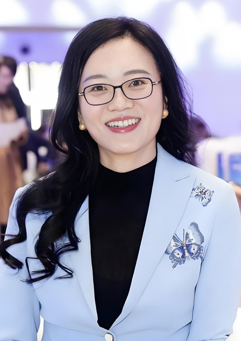 夏华 吉林省人 依文集团董事长 依文&middot;中国手工坊创始人