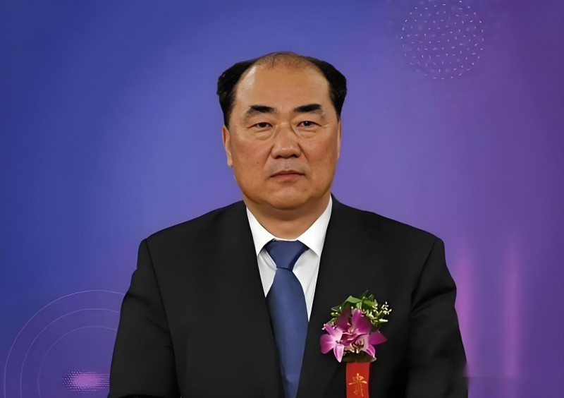 张云升 山西河曲人 山西同德化工创始人、董事 同德科创执行董事兼总经理 