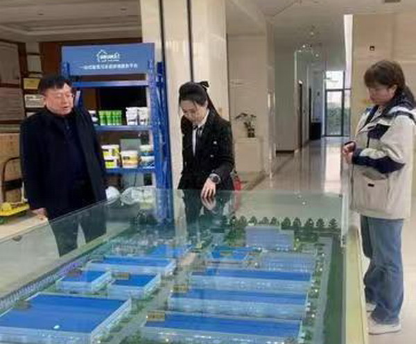 洪洞县商务局局长李静丽招商引资考察团到访北京山西企业商会交流调研