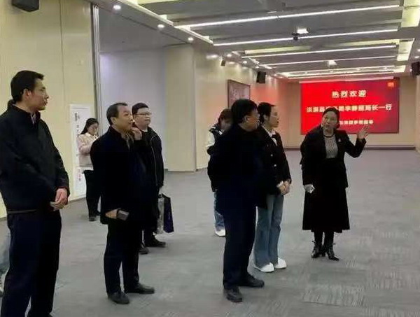 洪洞县商务局局长李静丽招商引资考察团到访北京山西企业商会交流调研