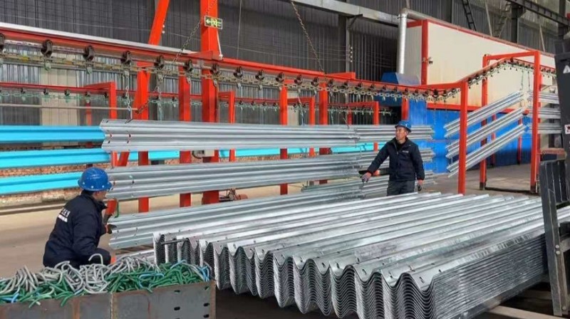 开局起势,实干争春!| 工程机械公司首笔波形护栏订单圆满落地,高质量交付