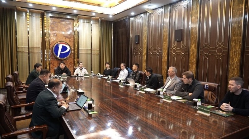 德国西门子能源负责人与鹏飞集团郑鹏主席交流制氢技术创新