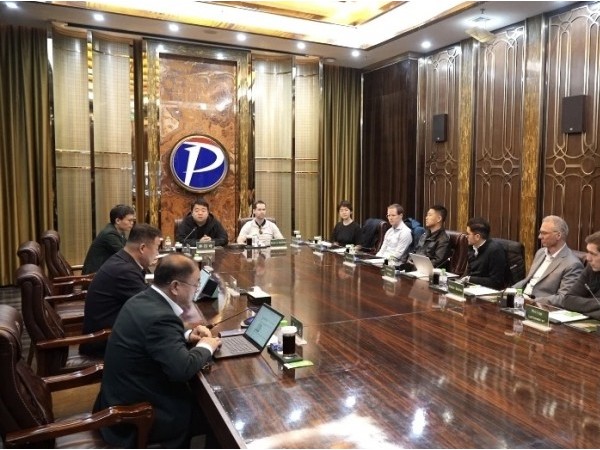 德国西门子能源负责人与鹏飞集团郑鹏主席交流制氢技术创新