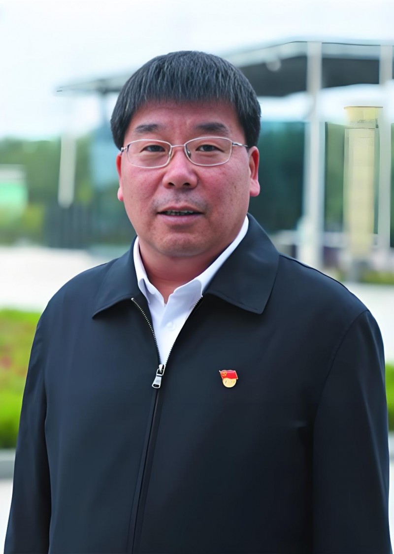 闫和平 山西芮城人 山西大禹生物工程股份有限公司董事长 