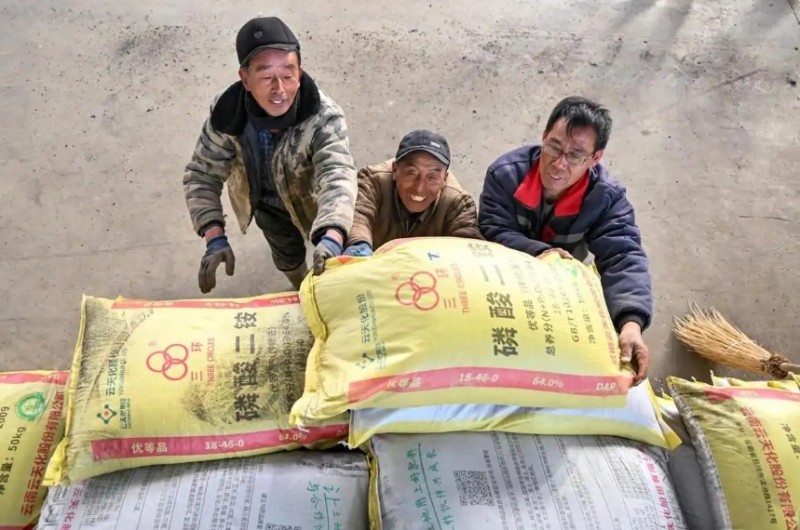 山西左云：暖心服务到田间 多点发力助春耕