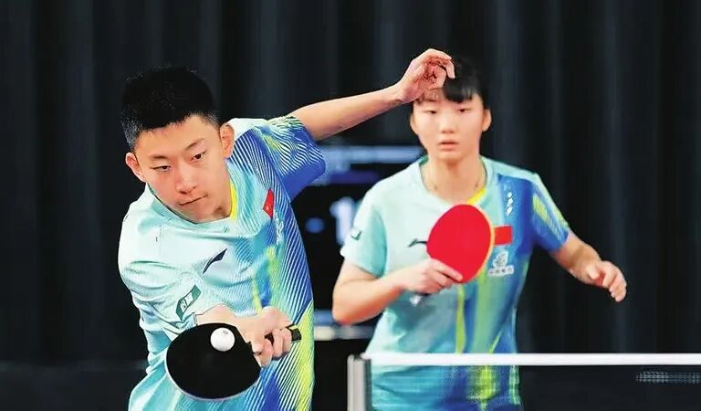 太原小伙张贺梁混双夺冠